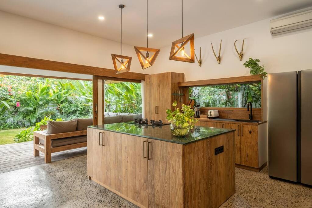 Designer New 3Bdr - Lush Garden+Pool Vila Gili Trawangan Exterior foto